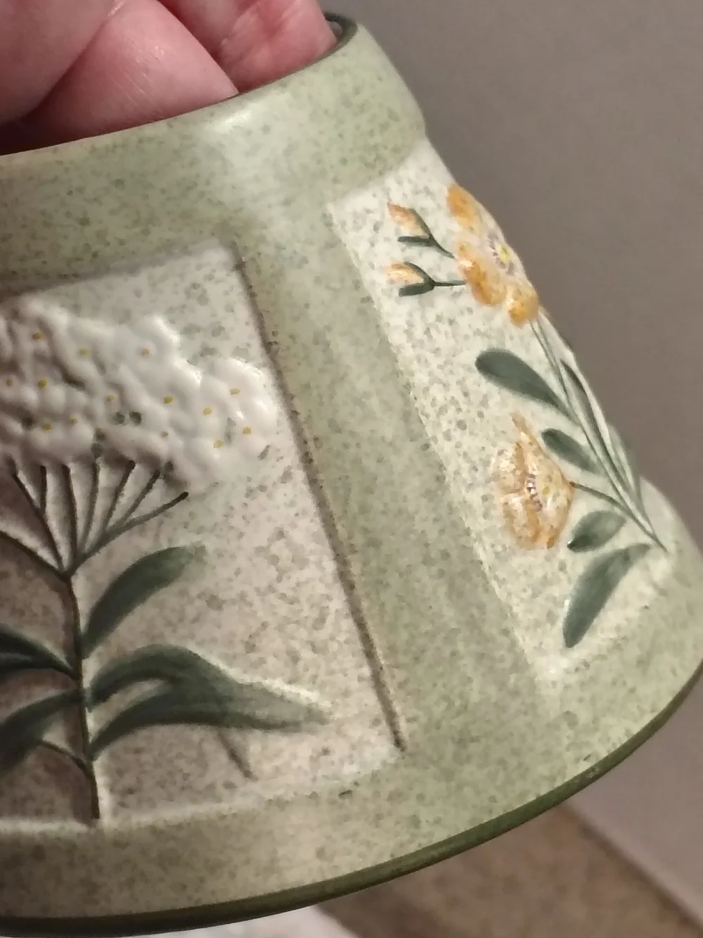 Yankee Candle Sage Green Floral Stoneware Shade & Plate Set